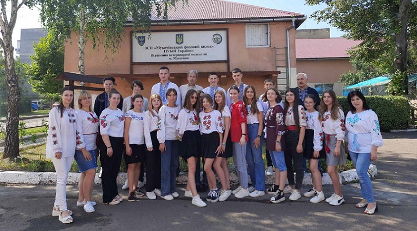 Інформаційна година «Щоб у серці жила Батьківщина: до дня незалежності України»